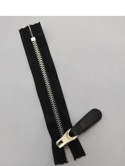 Kleiner Ritsch / Germany Reißverschluss in Schwarz für die BF 109 Jagdflieger Brusttasche. 